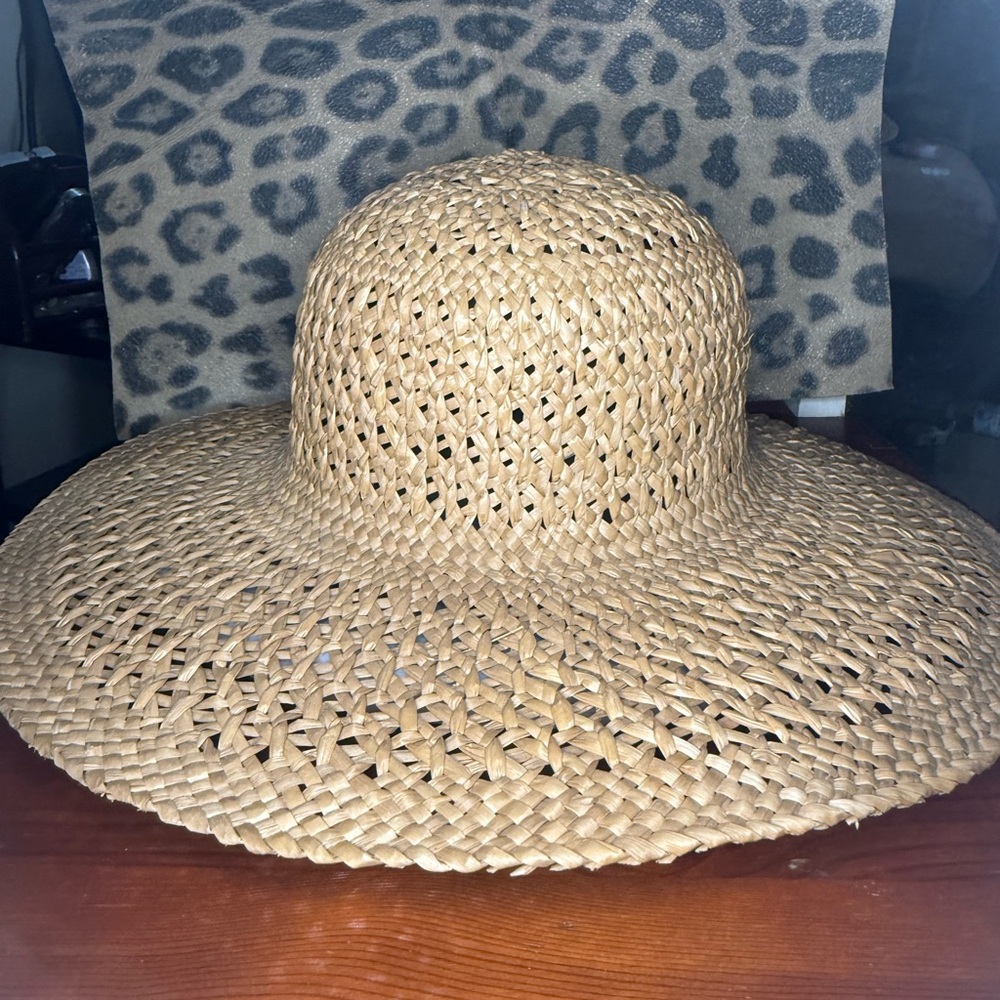Vintage NWOT Wide Brim Straw Sun Hat 100% All Natural Made